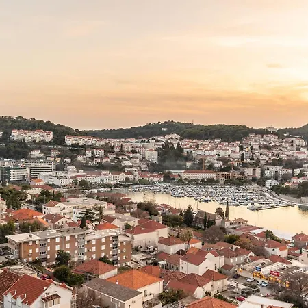 Orca -sea View Apartament *