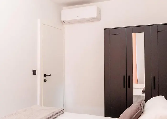 Orca -sea View Apartament *